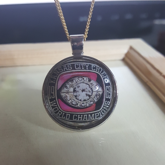 Kansas city chiefs jewelry, chiefs ring pendant - Picture 2 of 6